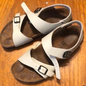 Birki’s Birkenstock bone color  buckle sandal